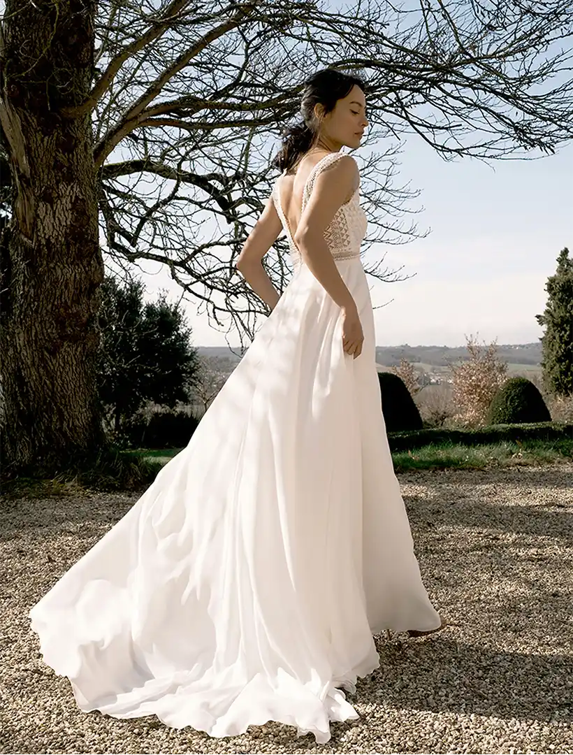 AMARENA, Robe de mariée CRÉATIONS BOCHET à Mâcon