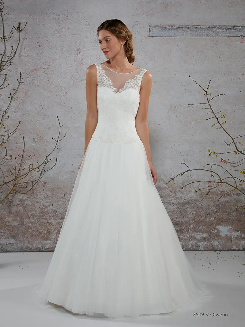 OLWEN, Robe de mariée CRÉATIONS BOCHET à Mâcon