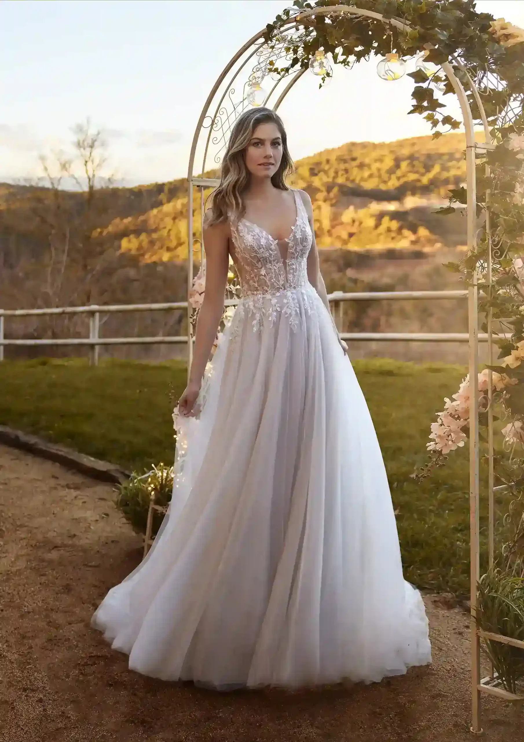 ANPU, ROBE DE MARIÉE WHITE ONE Mâcon