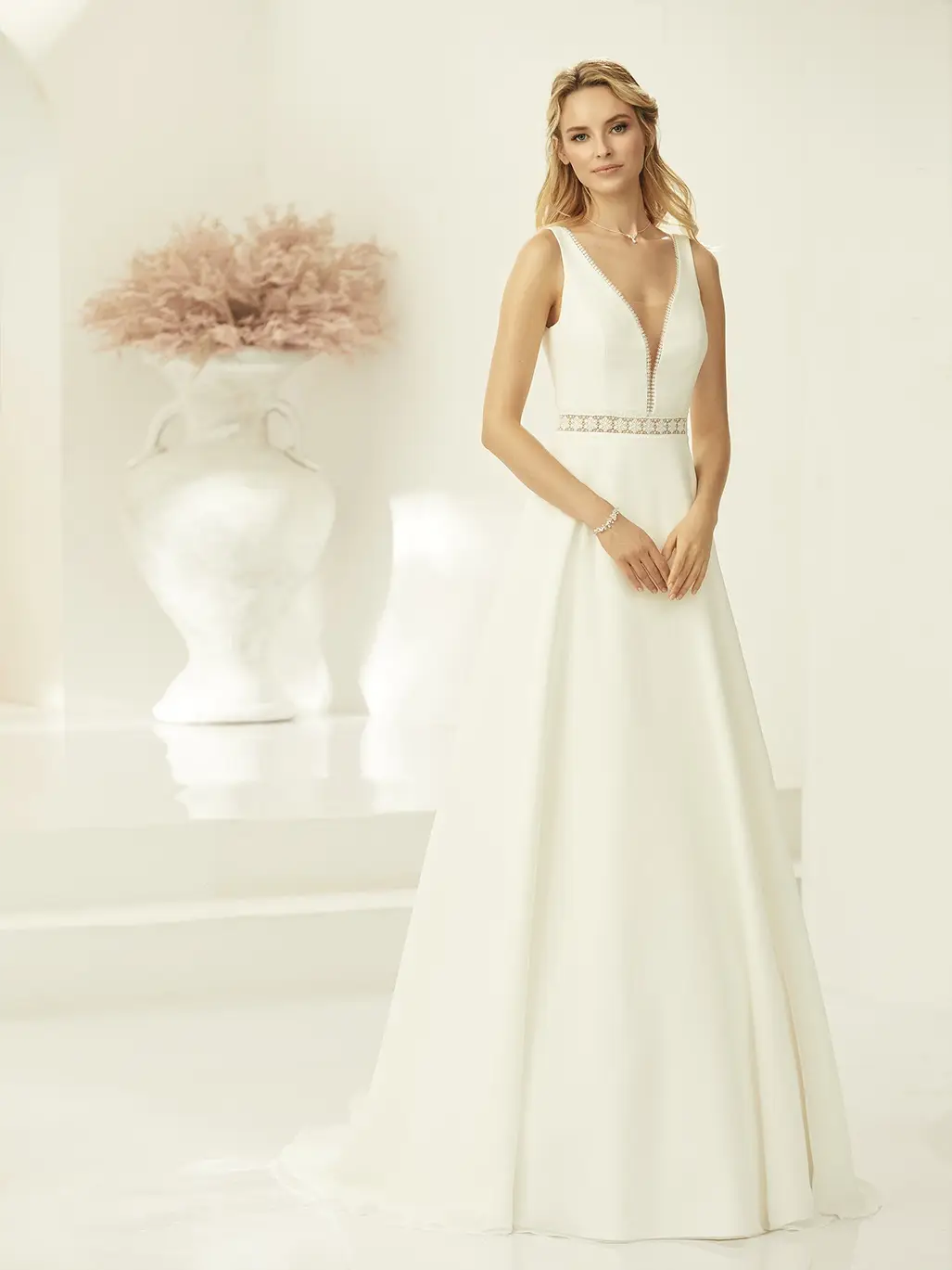 AZARIA, ROBE DE MARIÉE MAGIE BLANCHE MÂCON