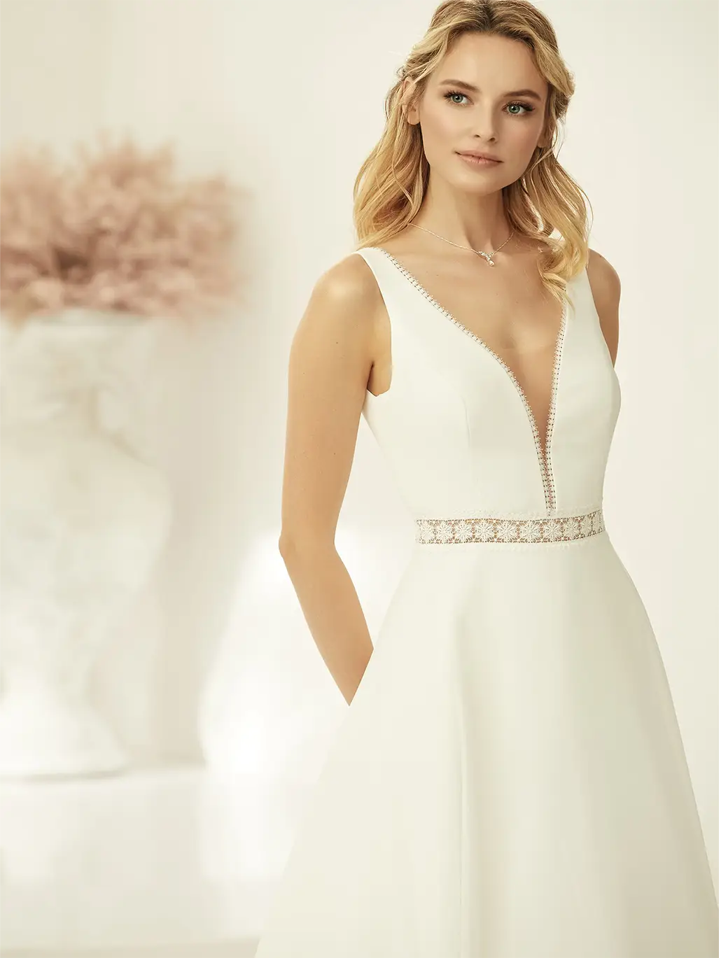 AZARIA, ROBE DE MARIÉE MAGIE BLANCHE MÂCON