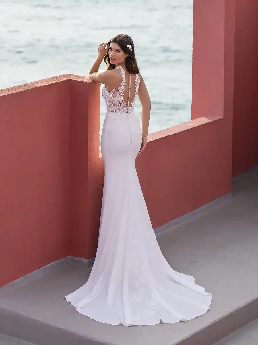 FILIPINAS, ROBE DE MARIÉE WHITE ONE Mâcon