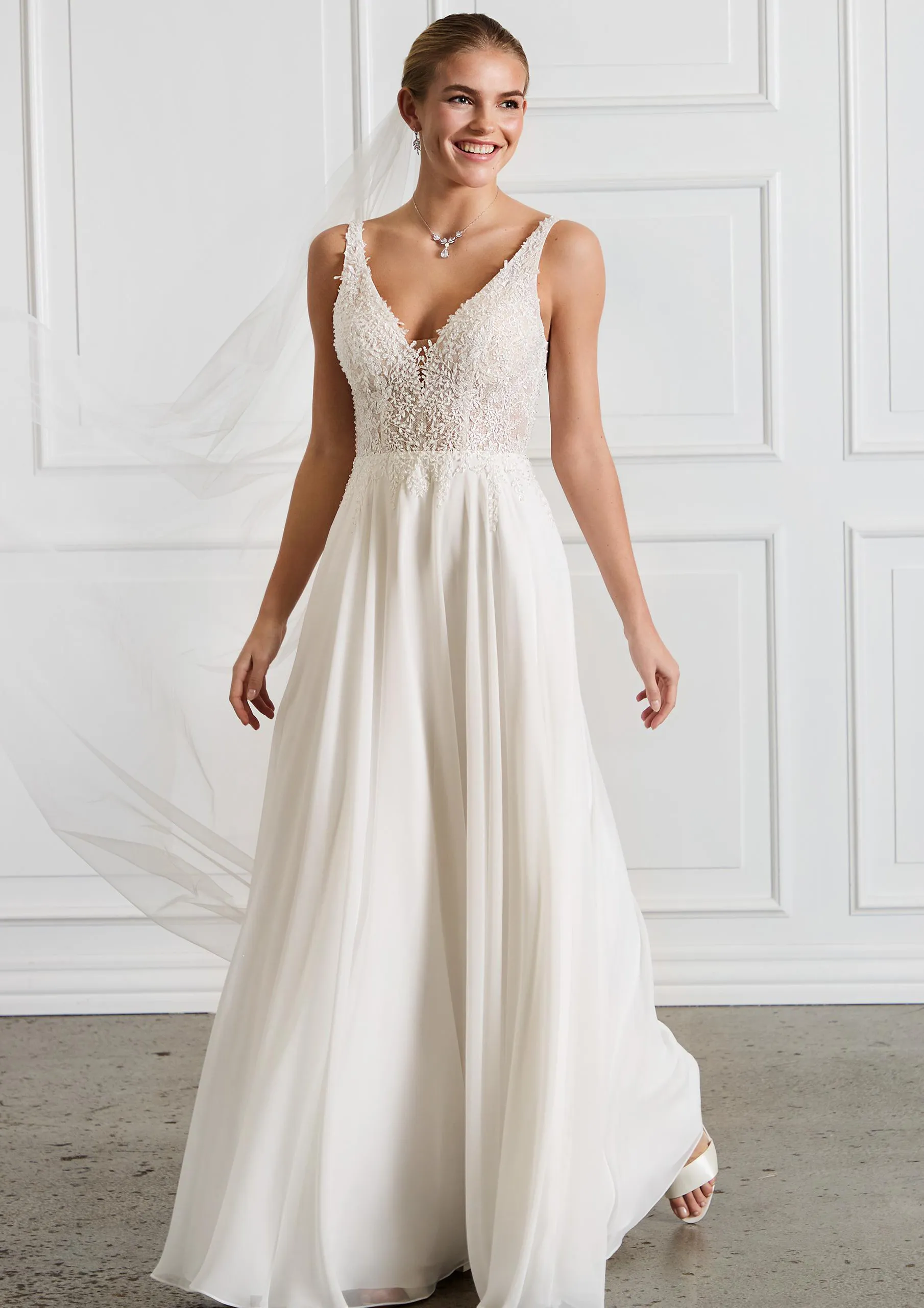 Julie, ROBE DE MARIÉE MAGIE BLANCHE MÂCON
