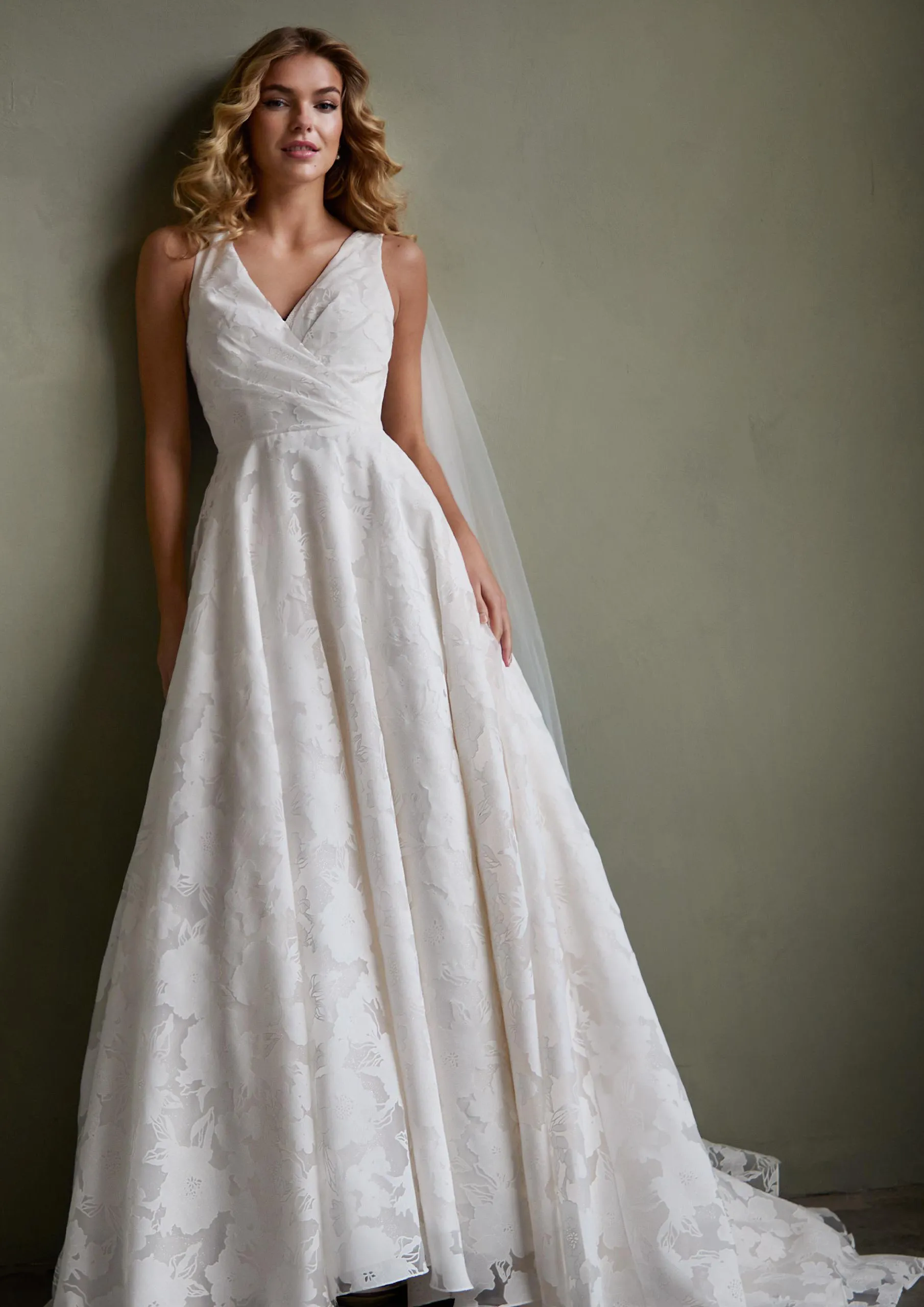 JORDANY, ROBE DE MARIÉE MAGIE BLANCHE MÂCON