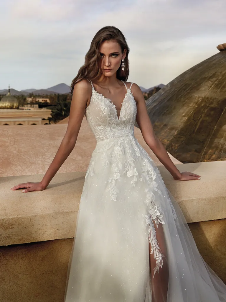 AKANSAI, ROBE DE MARIÉE PRONOVIAS MÂCON